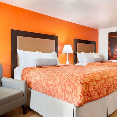 Howard Johnson By Wyndham Harrisonburg Esterno foto