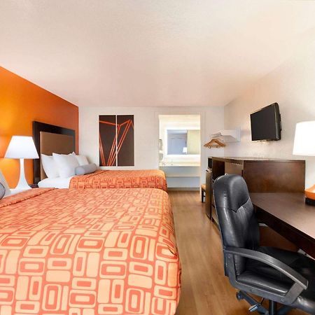Howard Johnson By Wyndham Harrisonburg Esterno foto