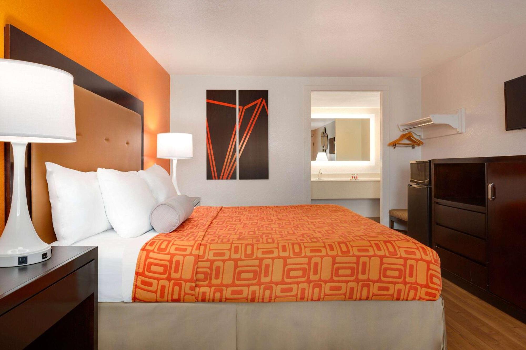 Howard Johnson By Wyndham Harrisonburg Esterno foto